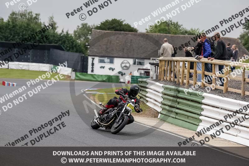 Vintage motorcycle club;eventdigitalimages;mallory park;mallory park trackday photographs;no limits trackdays;peter wileman photography;trackday digital images;trackday photos;vmcc festival 1000 bikes photographs